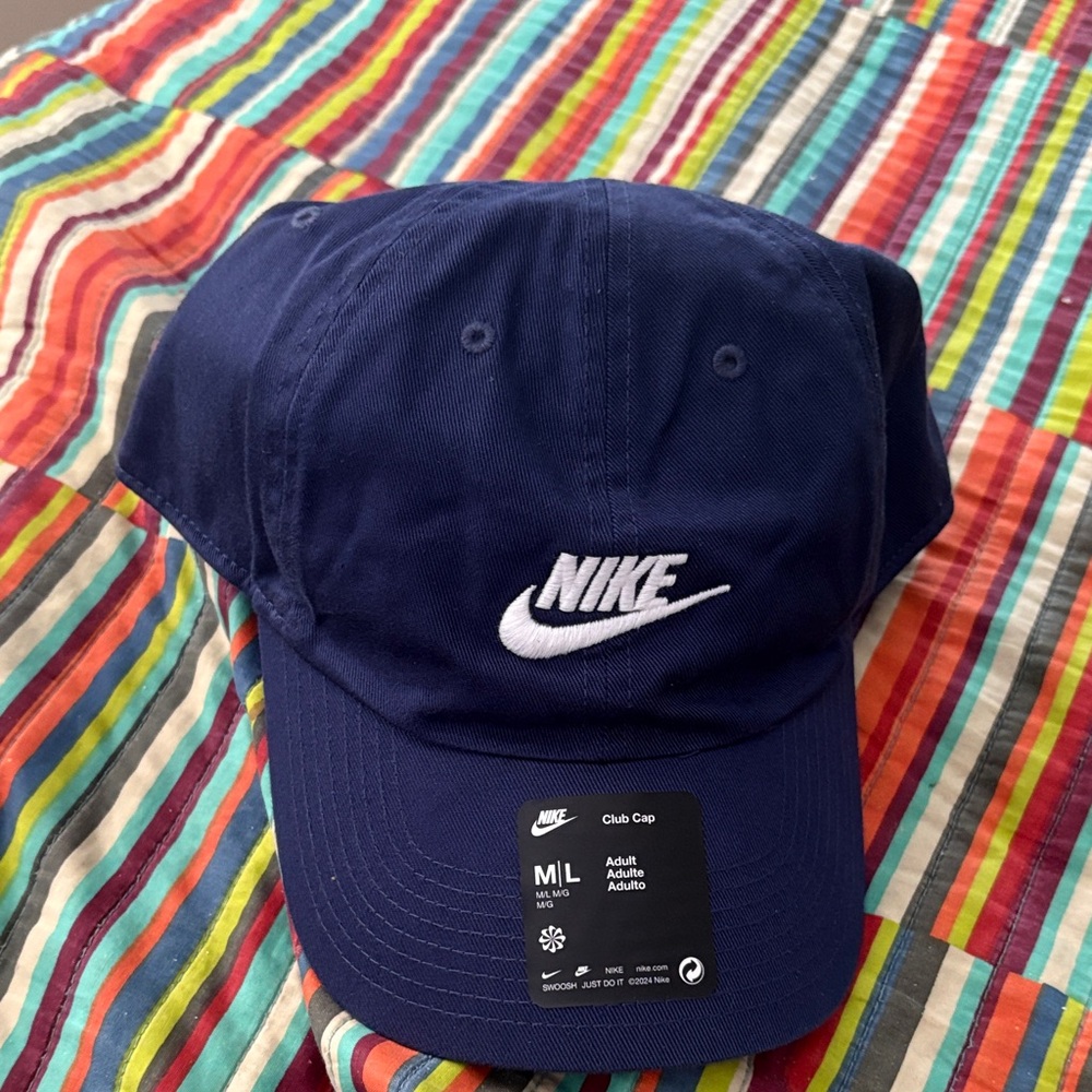 Nike Navy Blue Club Cap size medium/large club cap new tags